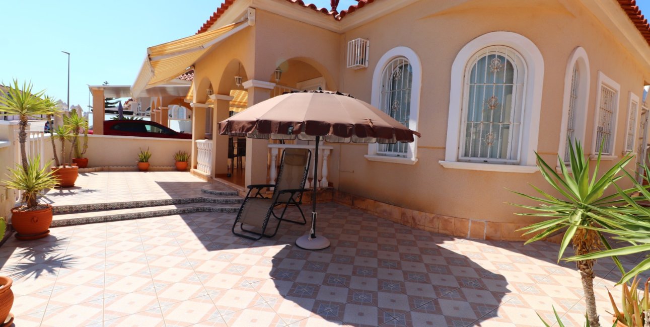 Resale - Villa -
Algorfa - Lo Crispin