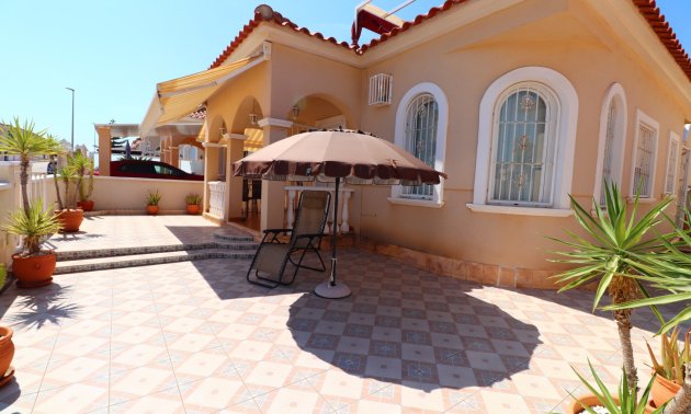 Resale - Villa -
Algorfa - Lo Crispin