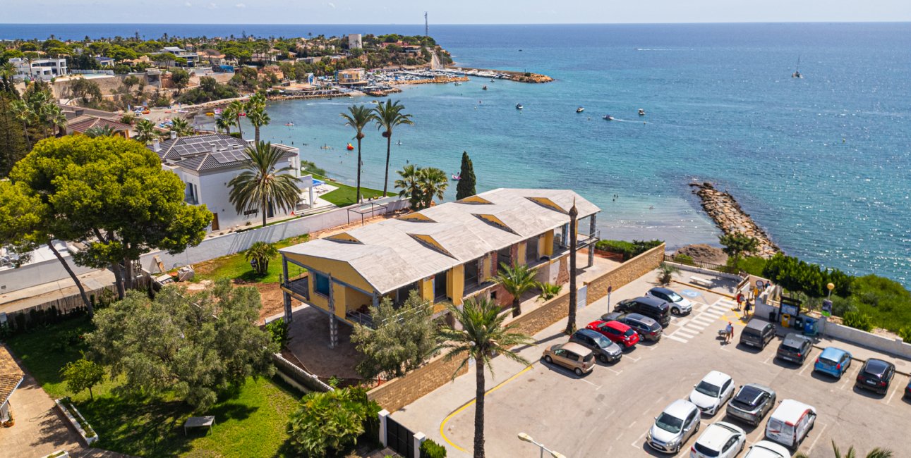 Resale - Villa -
Orihuela Costa - Cabo Roig