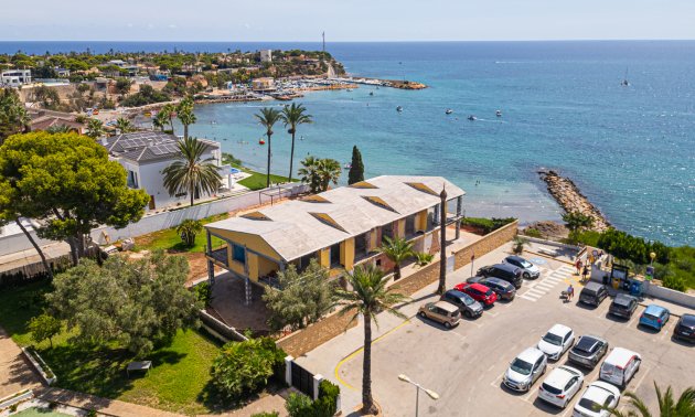 Resale - Villa -
Orihuela Costa - Cabo Roig