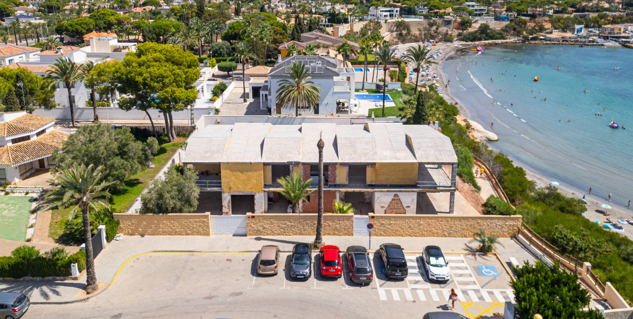 Resale - Villa -
Orihuela Costa - Cabo Roig
