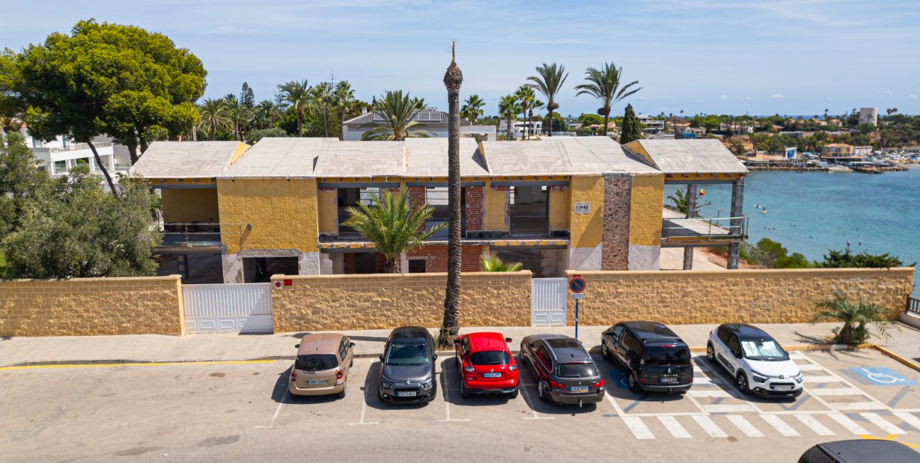 Resale - Villa -
Orihuela Costa - Cabo Roig