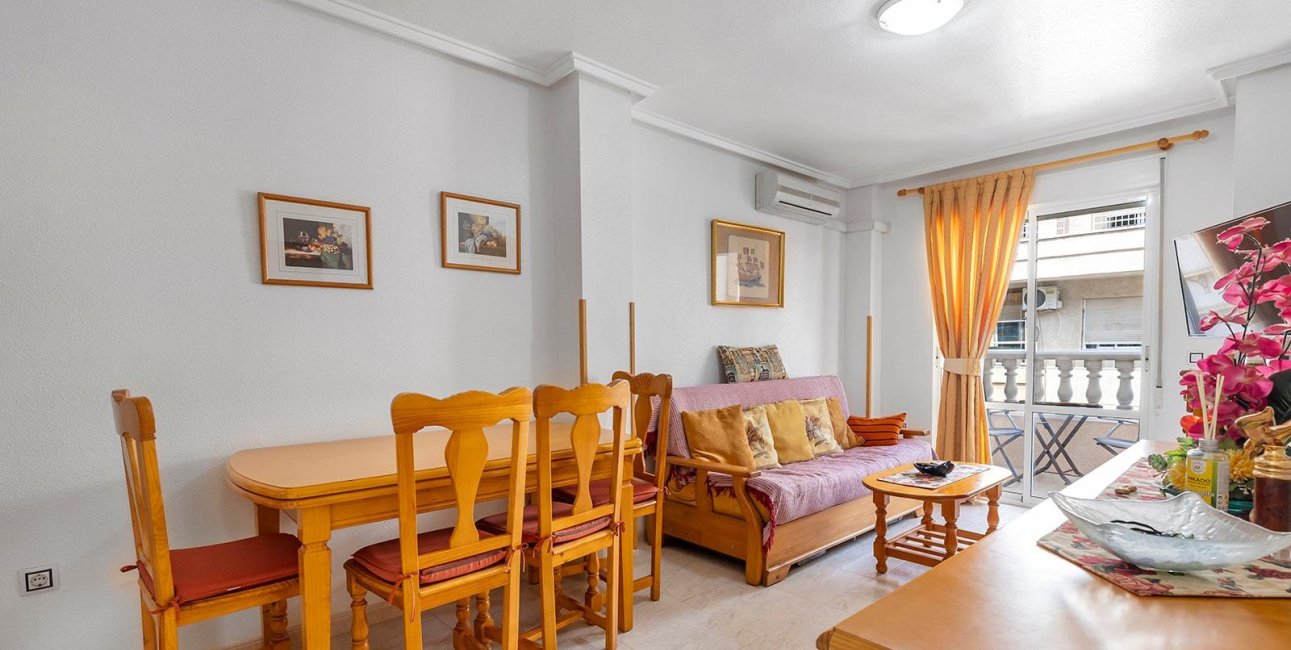 Resale - Apartment / flat -
Torrevieja - Estacion de autobuses