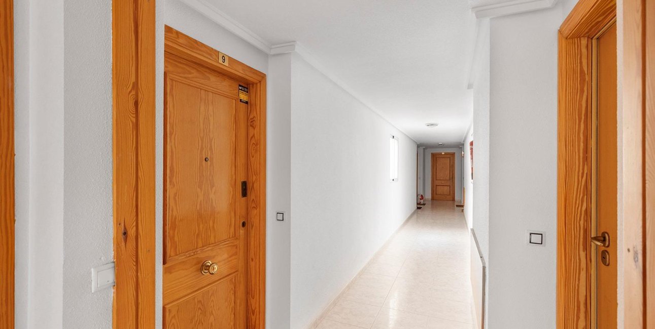 Resale - Apartment / flat -
Torrevieja - Estacion de autobuses