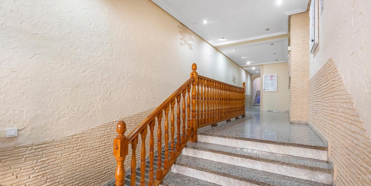 Resale - Apartment / flat -
Torrevieja - Estacion de autobuses