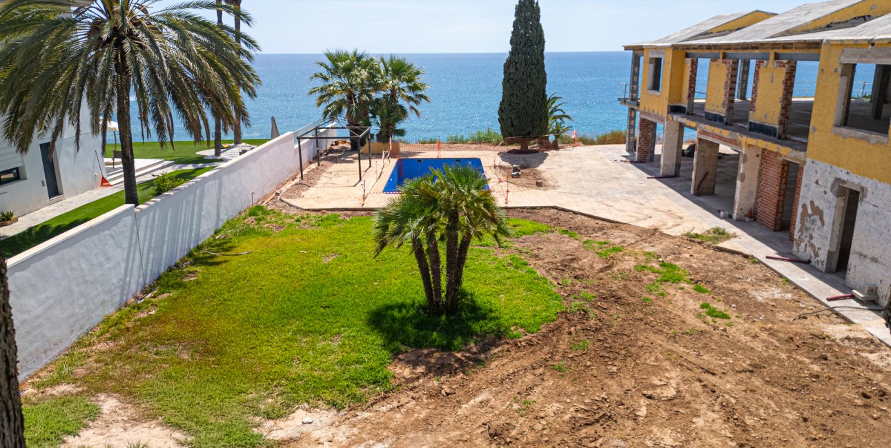 Resale - Villa -
Orihuela Costa - Cabo Roig