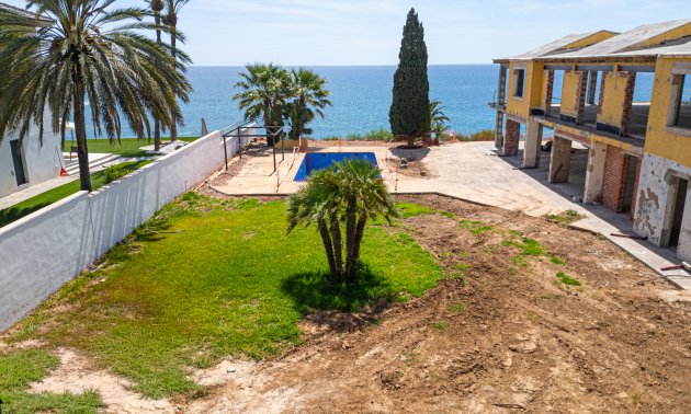 Resale - Villa -
Orihuela Costa - Cabo Roig