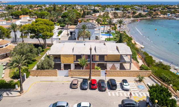 Resale - Villa -
Orihuela Costa - Cabo Roig
