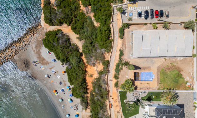 Resale - Villa -
Orihuela Costa - Cabo Roig