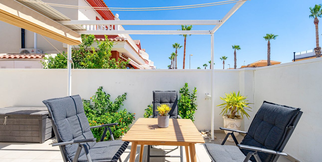 Resale - Townhouse -
Ciudad Quesada - Doña Pepa