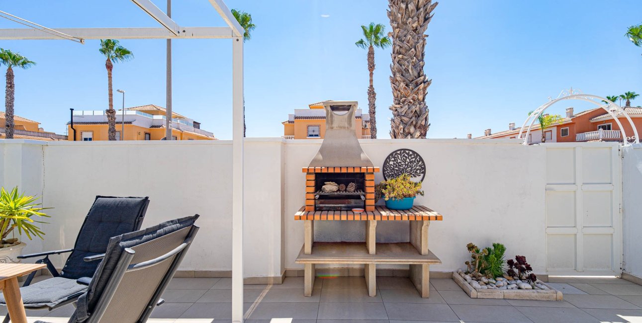 Resale - Townhouse -
Ciudad Quesada - Doña Pepa