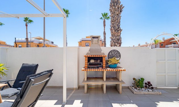 Resale - Townhouse -
Ciudad Quesada - Doña Pepa