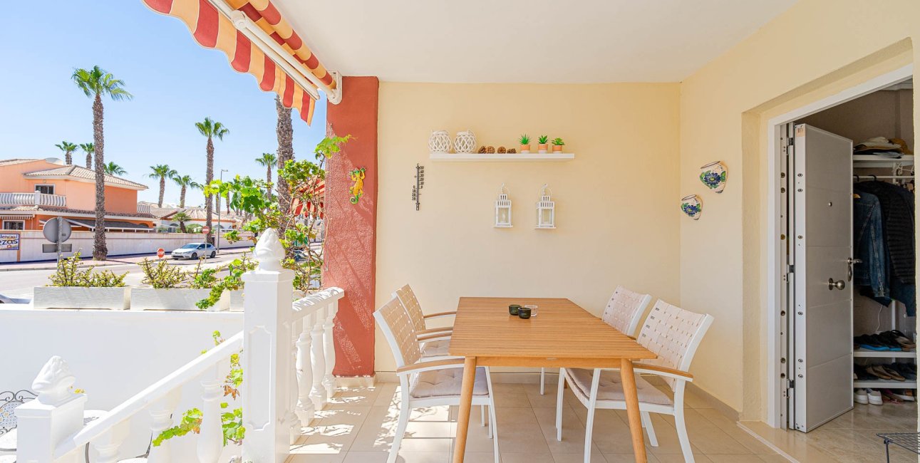 Resale - Townhouse -
Ciudad Quesada - Doña Pepa