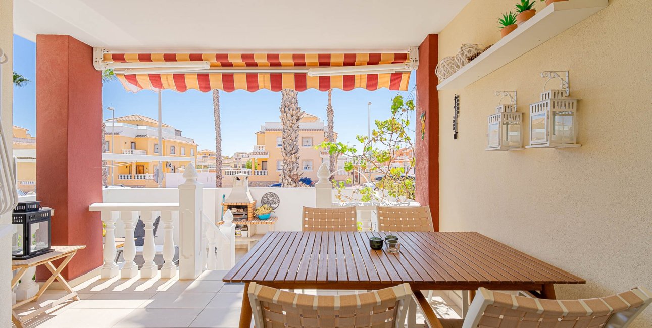 Resale - Townhouse -
Ciudad Quesada - Doña Pepa
