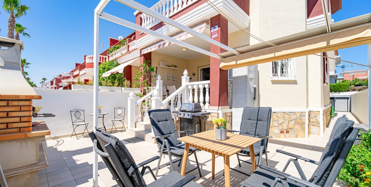 Resale - Townhouse -
Ciudad Quesada - Doña Pepa