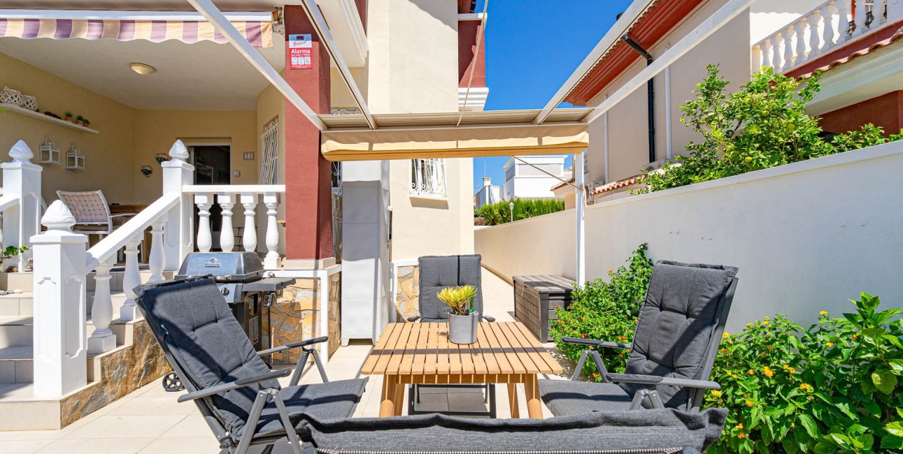 Resale - Townhouse -
Ciudad Quesada - Doña Pepa