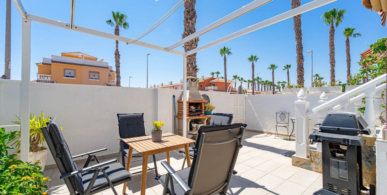 Resale - Townhouse -
Ciudad Quesada - Doña Pepa