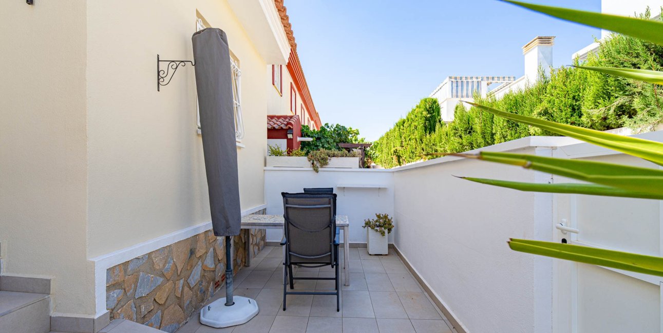 Resale - Townhouse -
Ciudad Quesada - Doña Pepa