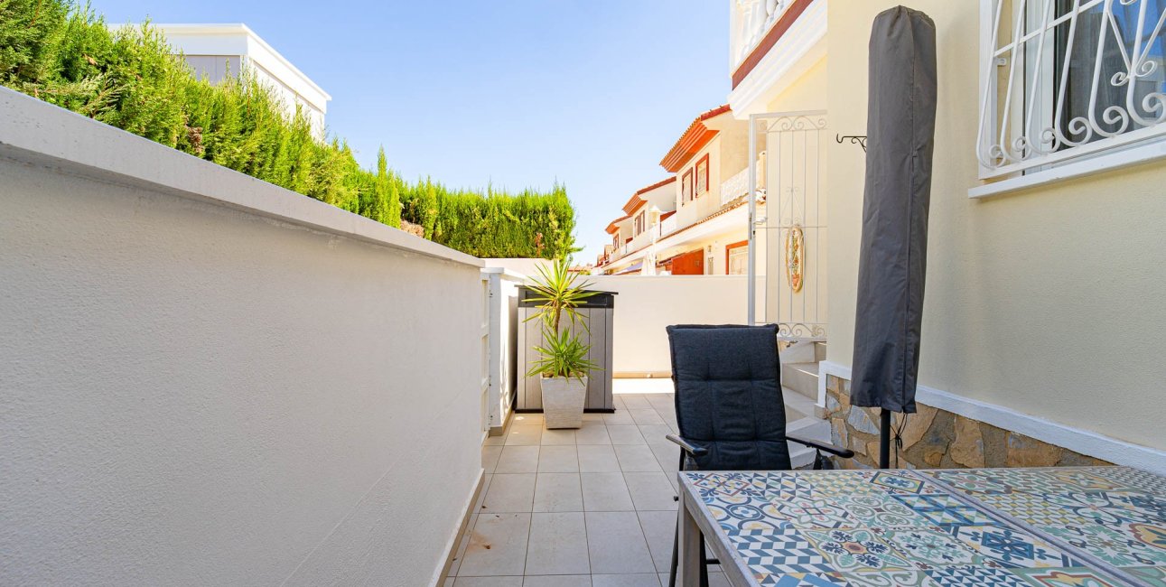 Resale - Townhouse -
Ciudad Quesada - Doña Pepa