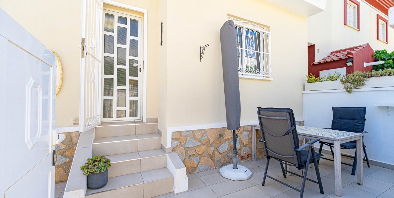 Resale - Townhouse -
Ciudad Quesada - Doña Pepa