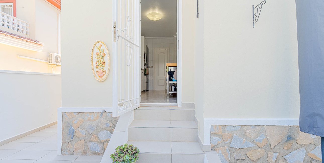Resale - Townhouse -
Ciudad Quesada - Doña Pepa