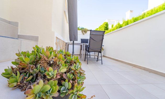 Resale - Townhouse -
Ciudad Quesada - Doña Pepa