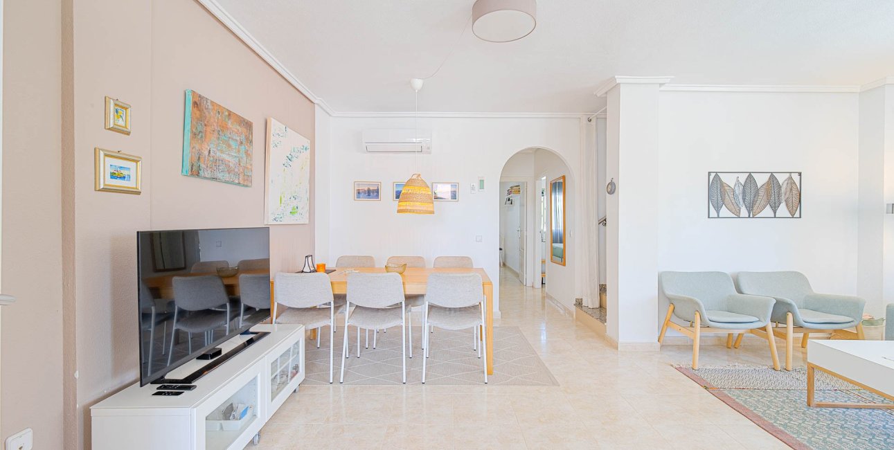 Resale - Townhouse -
Ciudad Quesada - Doña Pepa