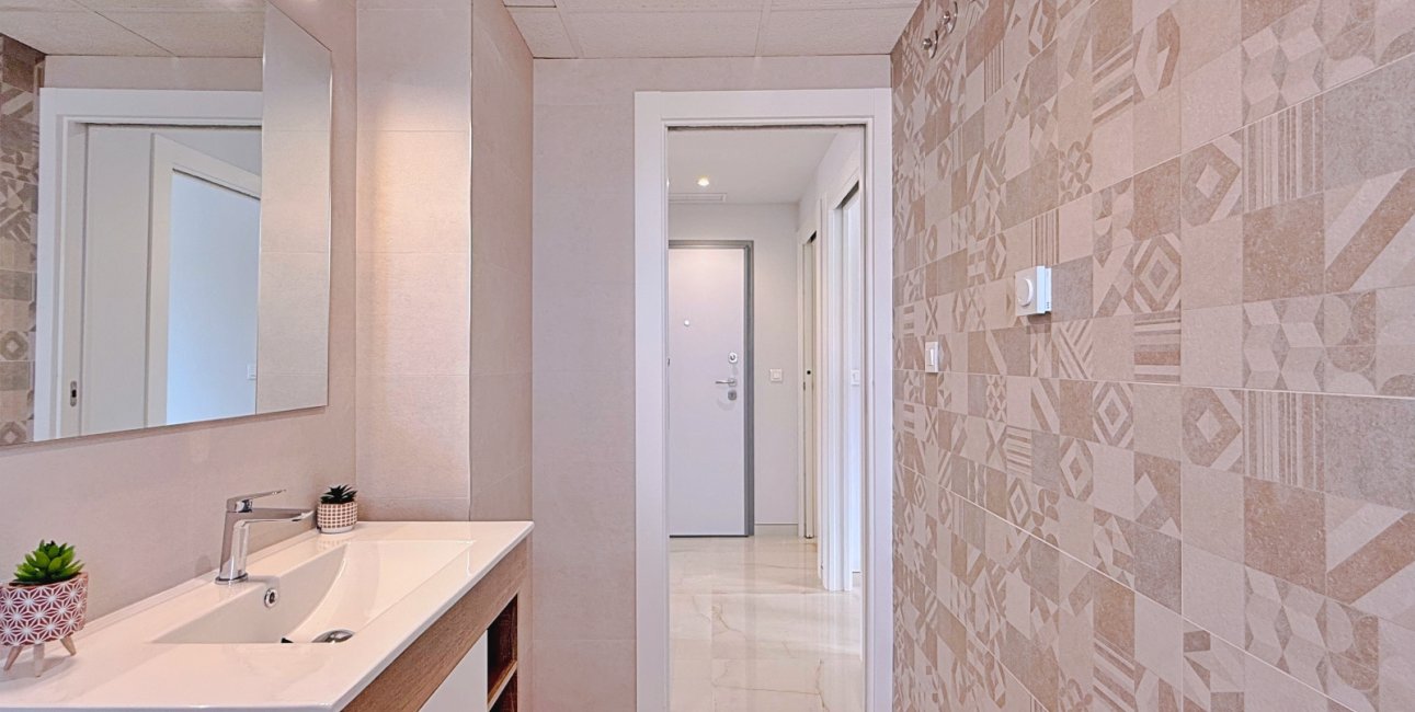 Resale - Apartment / flat -
Orihuela - Orihuela Costa