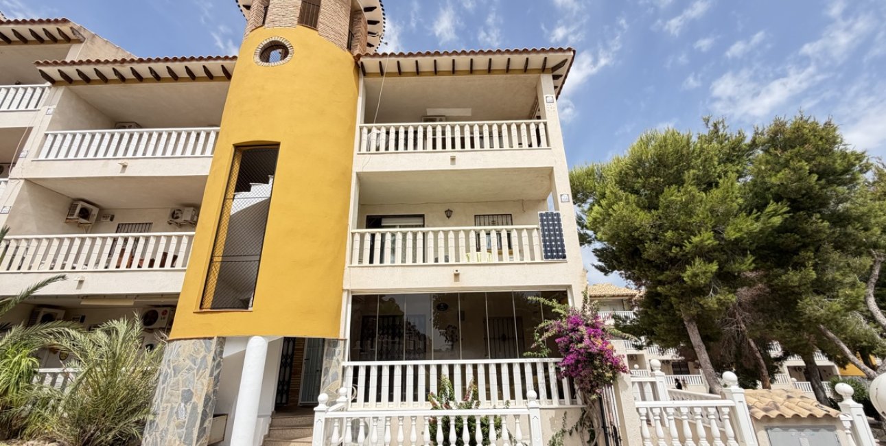 Resale - Apartment / flat -
Orihuela Costa - Villamartin
