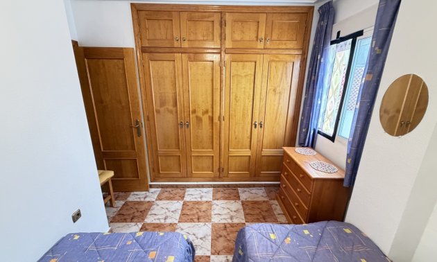 Resale - Apartment / flat -
Orihuela Costa - Villamartin