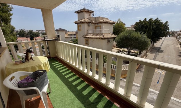 Resale - Apartment / flat -
Orihuela Costa - Villamartin