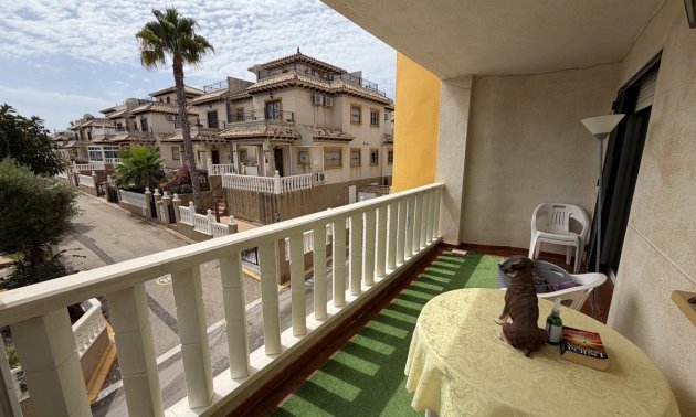 Resale - Apartment / flat -
Orihuela Costa - Villamartin