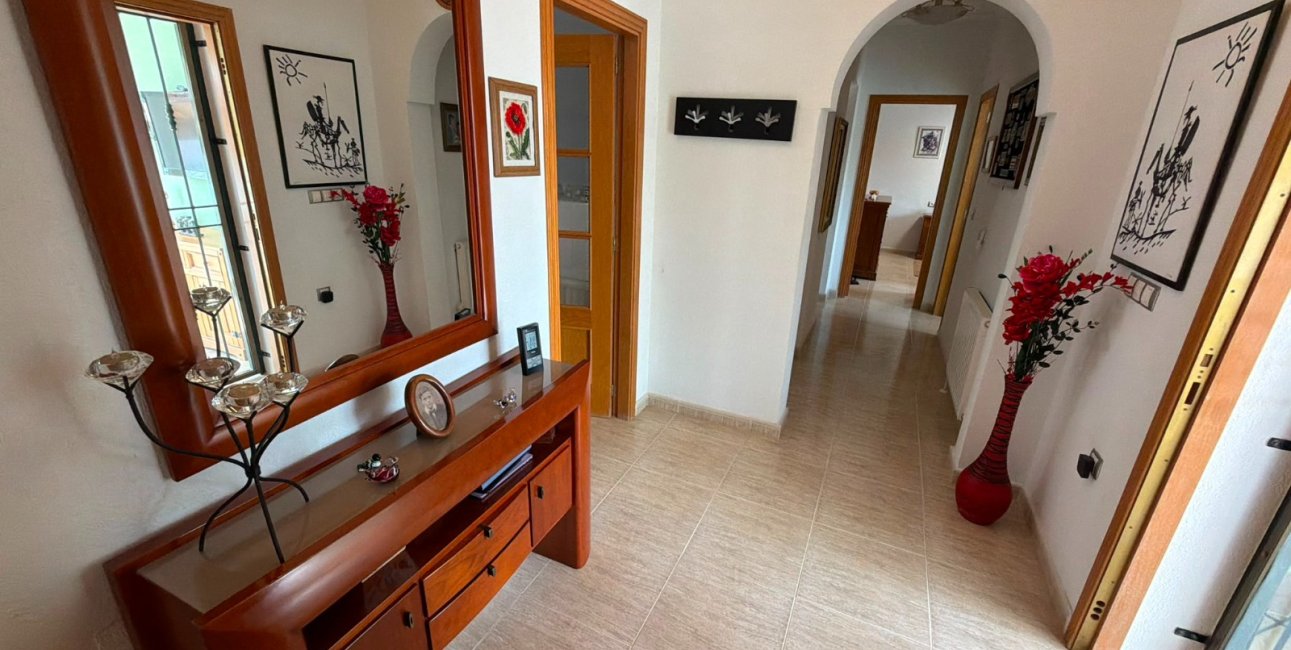 Reventa - Villa -
Los Montesinos - La Herrada
