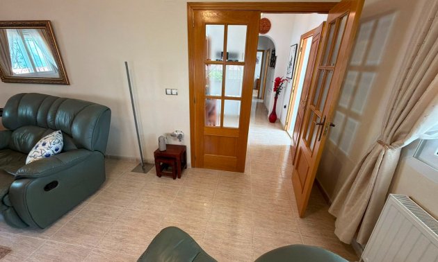 Reventa - Villa -
Los Montesinos - La Herrada