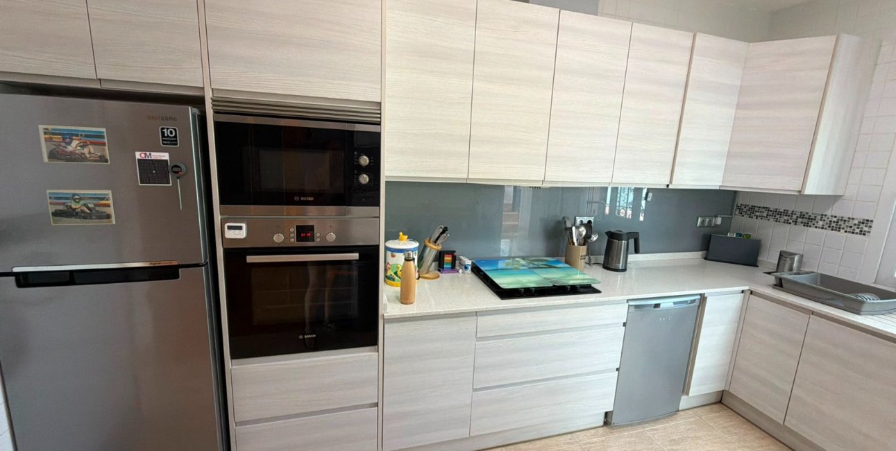 Reventa - Villa -
Los Montesinos - La Herrada