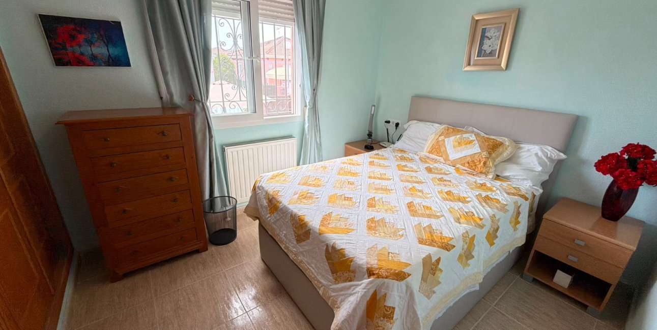 Reventa - Villa -
Los Montesinos - La Herrada