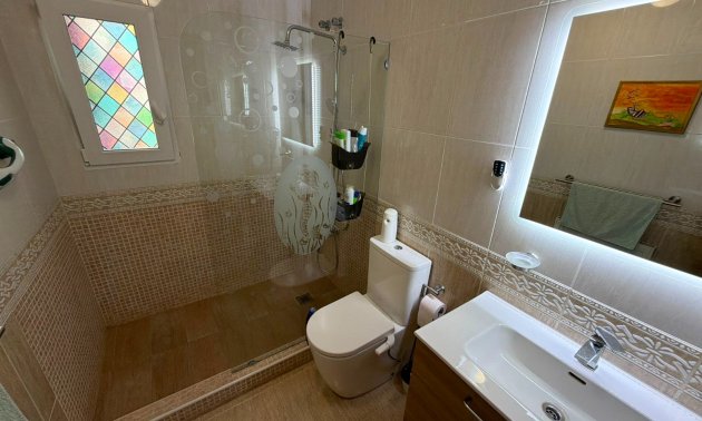 Reventa - Villa -
Los Montesinos - La Herrada