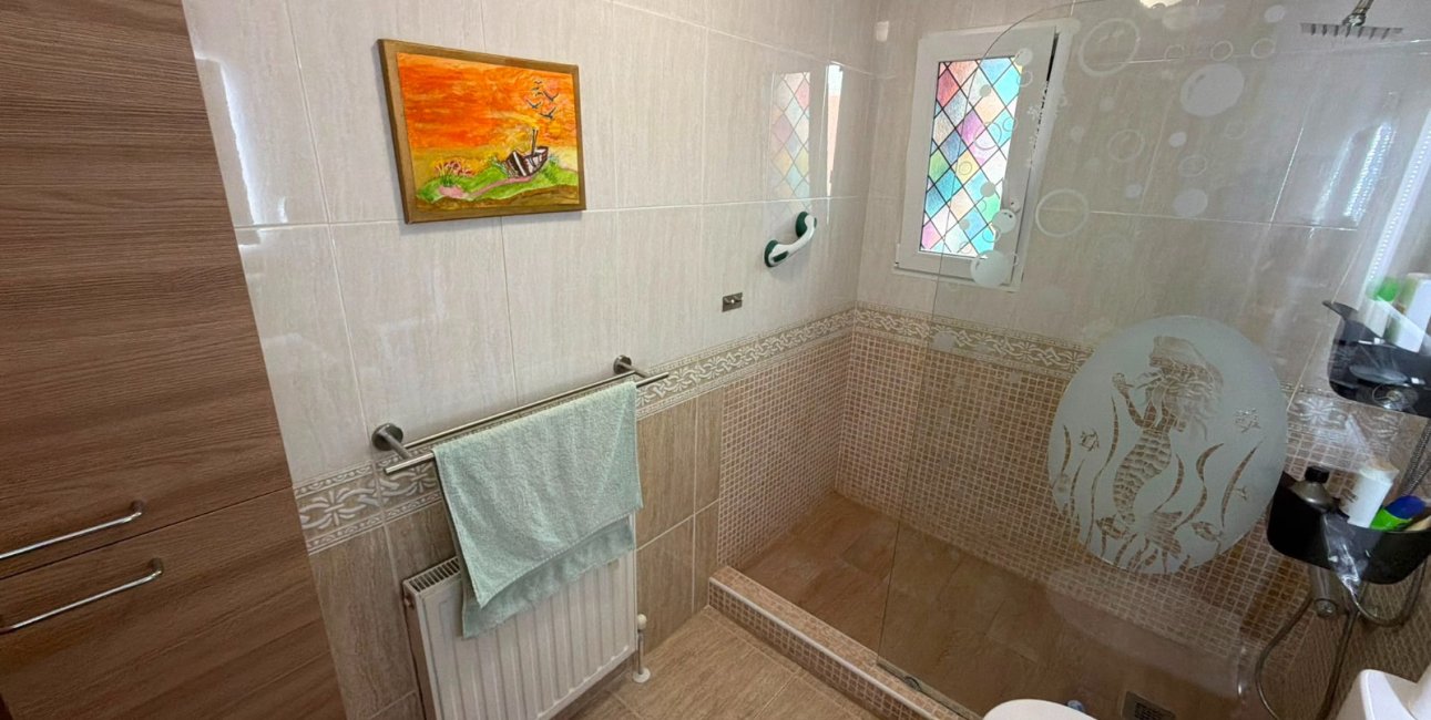 Reventa - Villa -
Los Montesinos - La Herrada