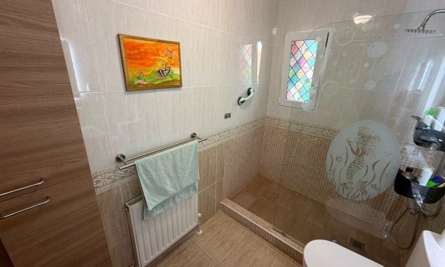 Reventa - Villa -
Los Montesinos - La Herrada