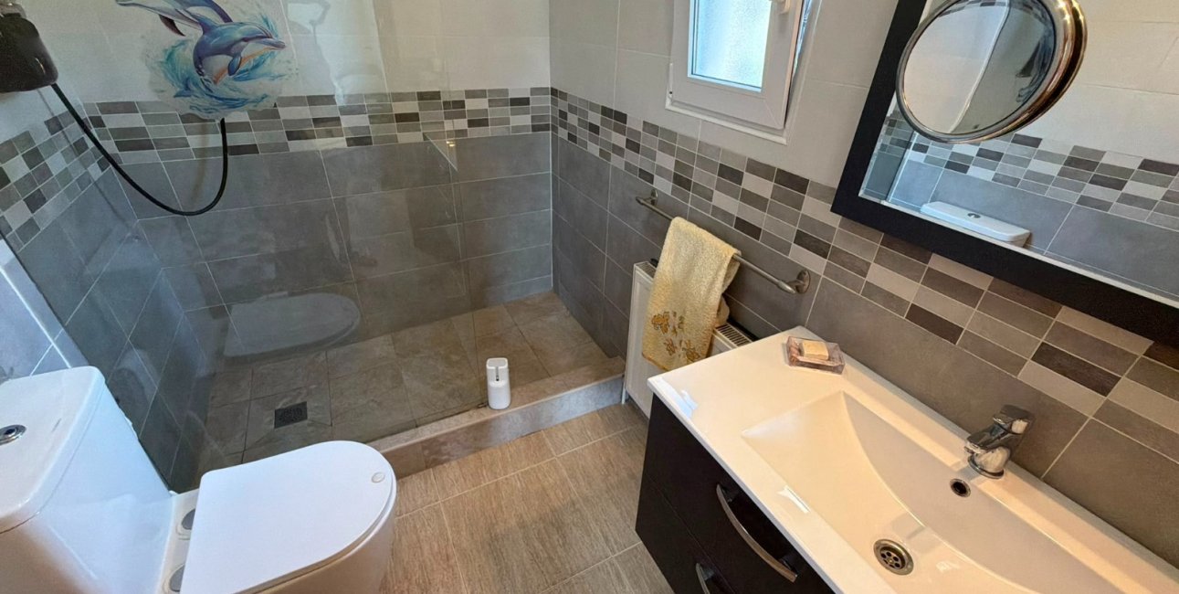 Reventa - Villa -
Los Montesinos - La Herrada