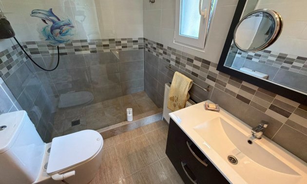 Reventa - Villa -
Los Montesinos - La Herrada