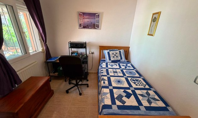 Reventa - Villa -
Los Montesinos - La Herrada