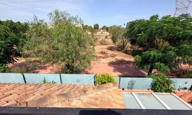 Reventa - Villa -
Los Montesinos - La Herrada