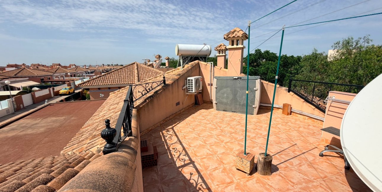 Reventa - Villa -
Los Montesinos - La Herrada