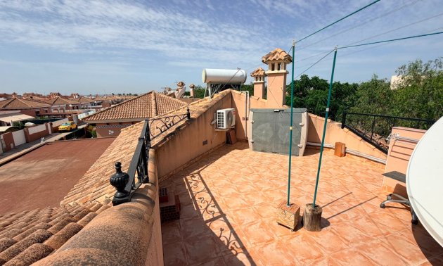 Reventa - Villa -
Los Montesinos - La Herrada