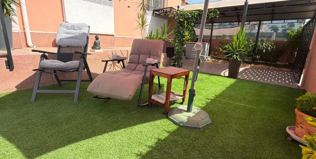 Reventa - Villa -
Los Montesinos - La Herrada