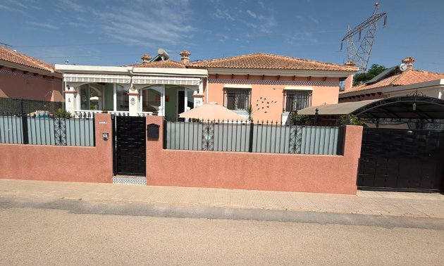 Reventa - Villa -
Los Montesinos - La Herrada