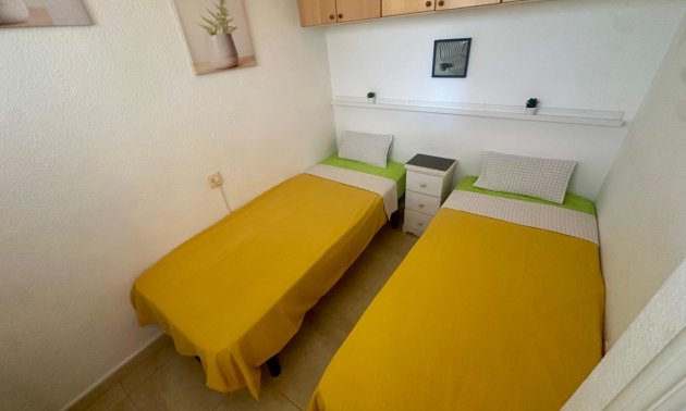 Reventa - Apartamento / piso -
Torrevieja - Cabo cervera