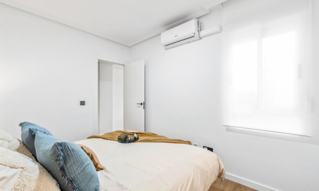 Reventa - Apartamento / piso -
Orihuela Costa - Playa Flamenca
