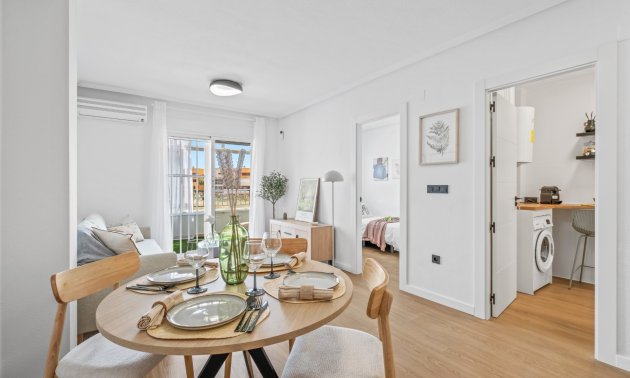 Reventa - Apartamento / piso -
Orihuela Costa - Playa Flamenca